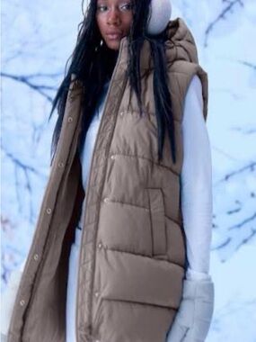 Ardene Hooded Quilted Long Puffer Vest in Taupe